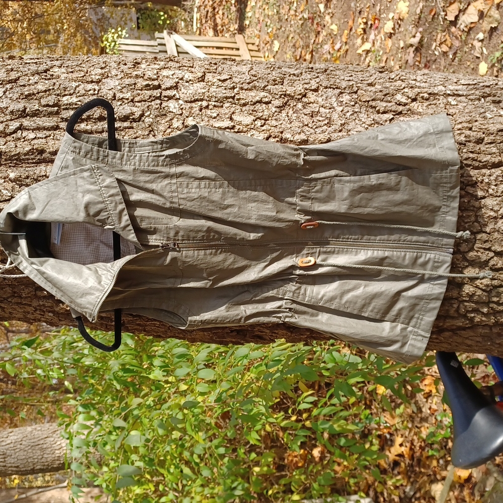 Columbia vest